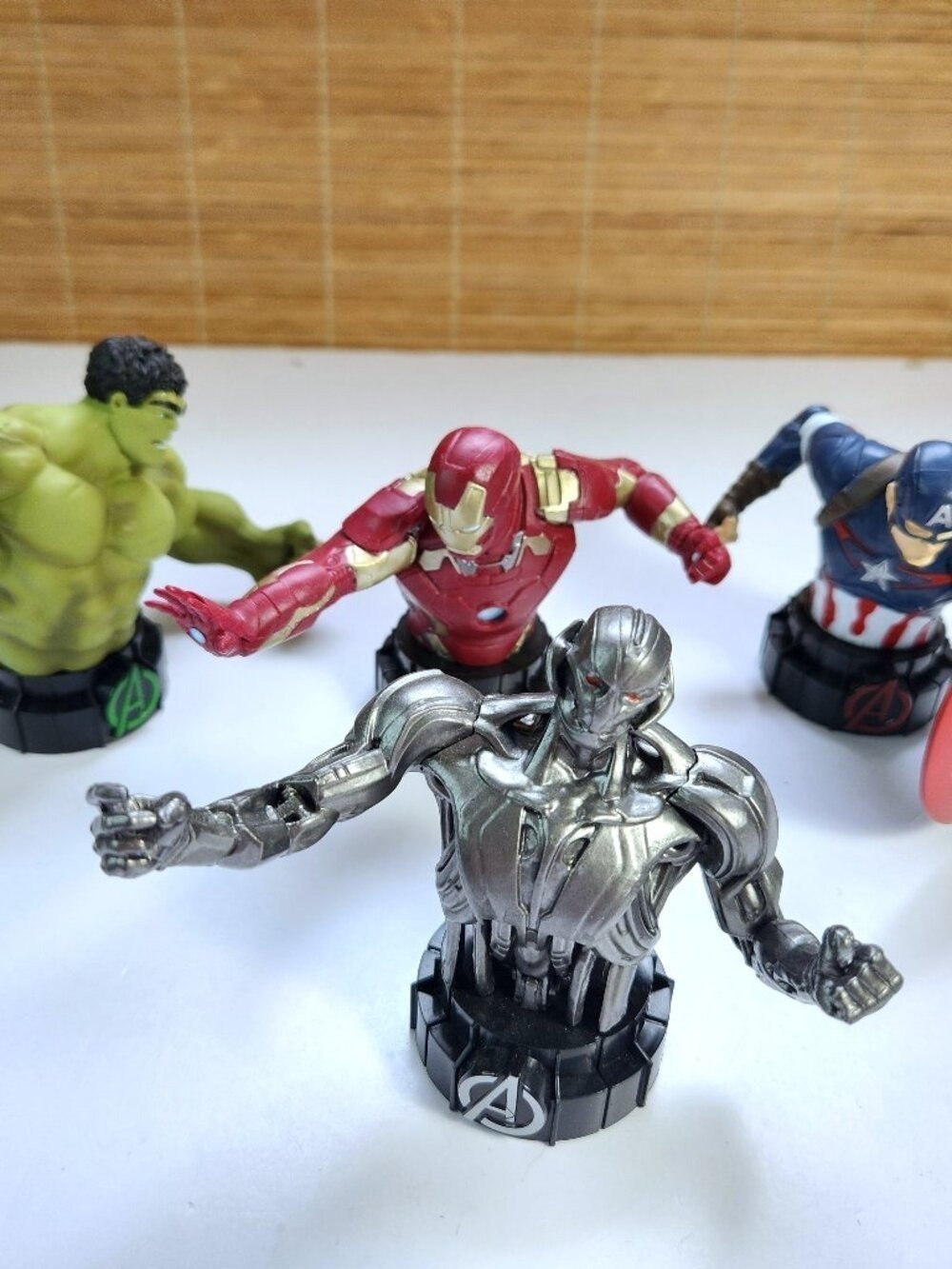 Marvel Avengers Age of Ultron Mini Bust Figure Set Hulk Iron Man Cap Ultron 3.5"